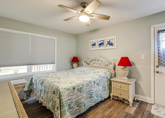 Coastal Gem - 1 Mi To Jolly Roger: Family Friendly Holiday home